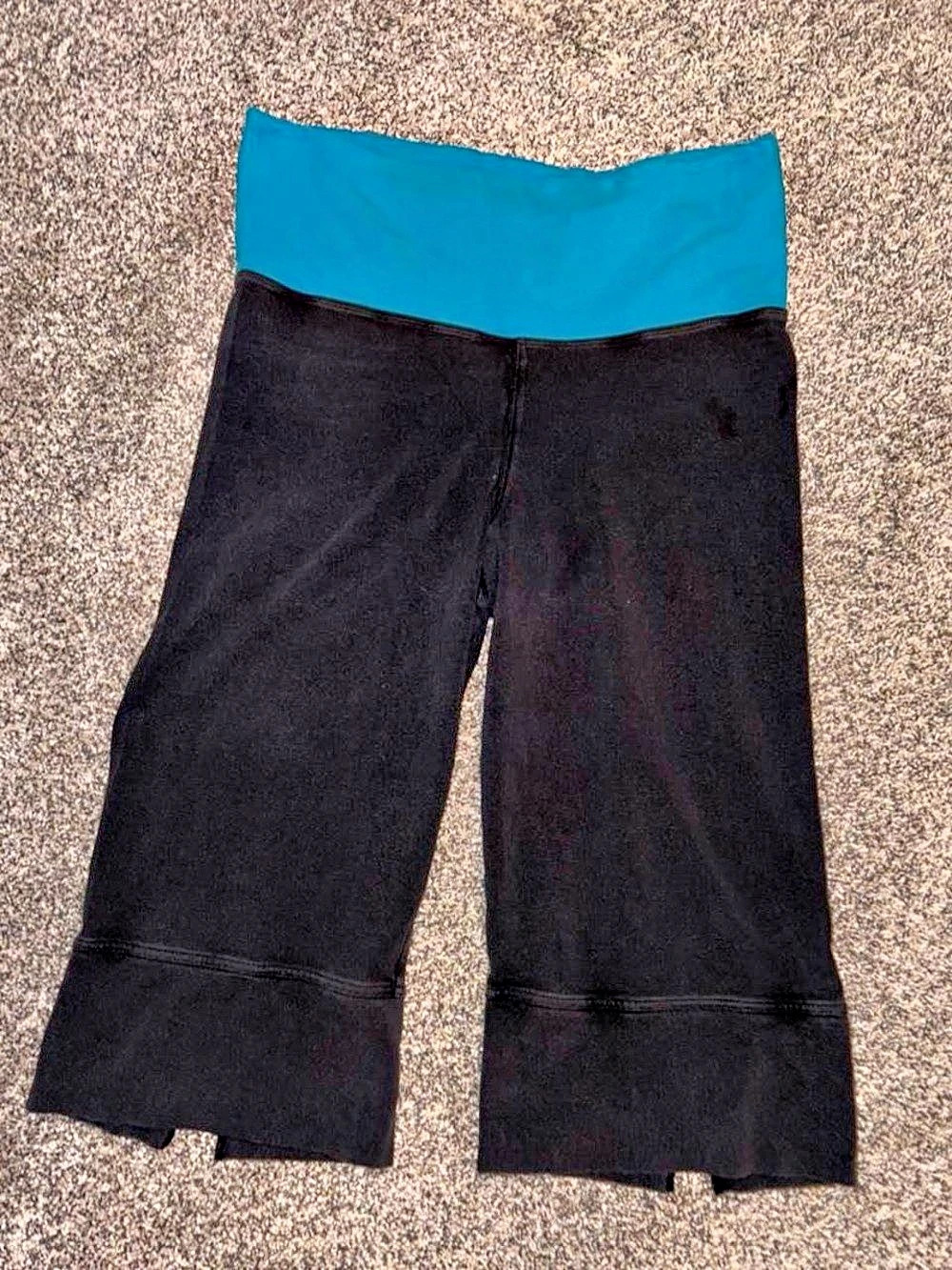 Y2K yoga pants with blue waistband